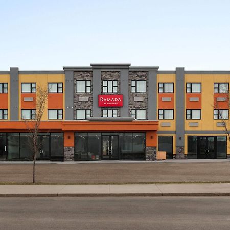 Ramada By Wyndham West Edmonton Hotel & Suites Exterior photo